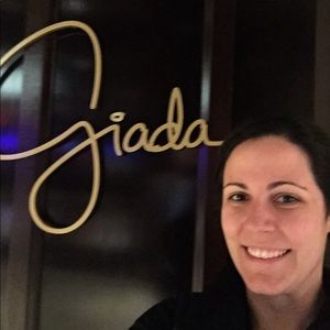 Meet your Posher, Daniela